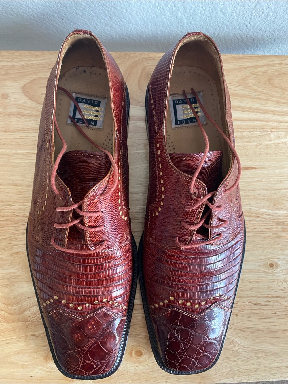 David Eden Men's Burgundy Genuine Crocodile Lace-Up Oxfords (Teju Lixard)
